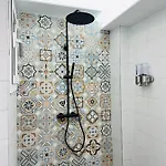 Seafront New Boutique Apartment